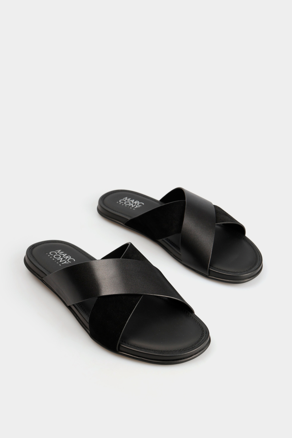 Шлепки Marc Cony