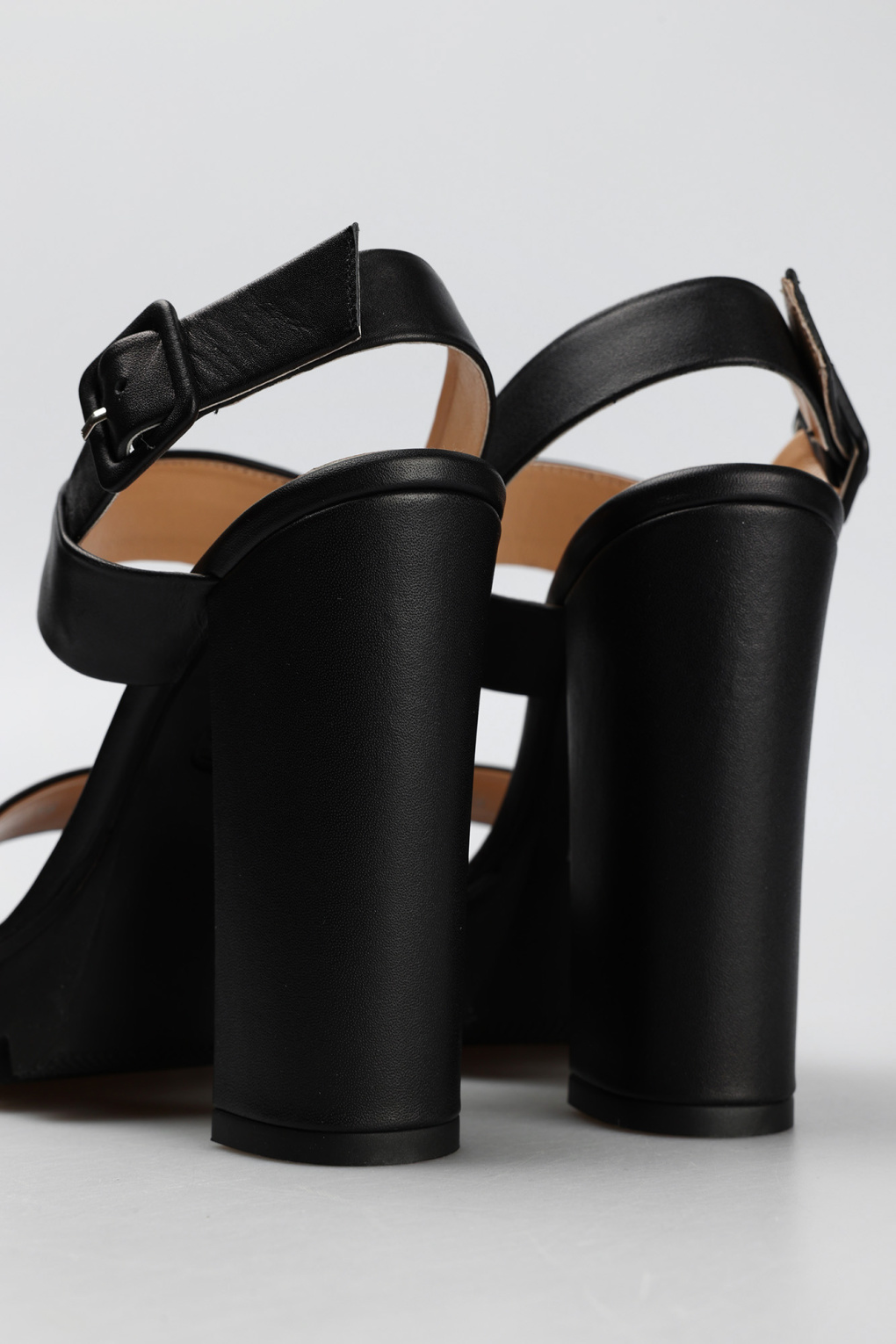 Босоножки Marc Cony