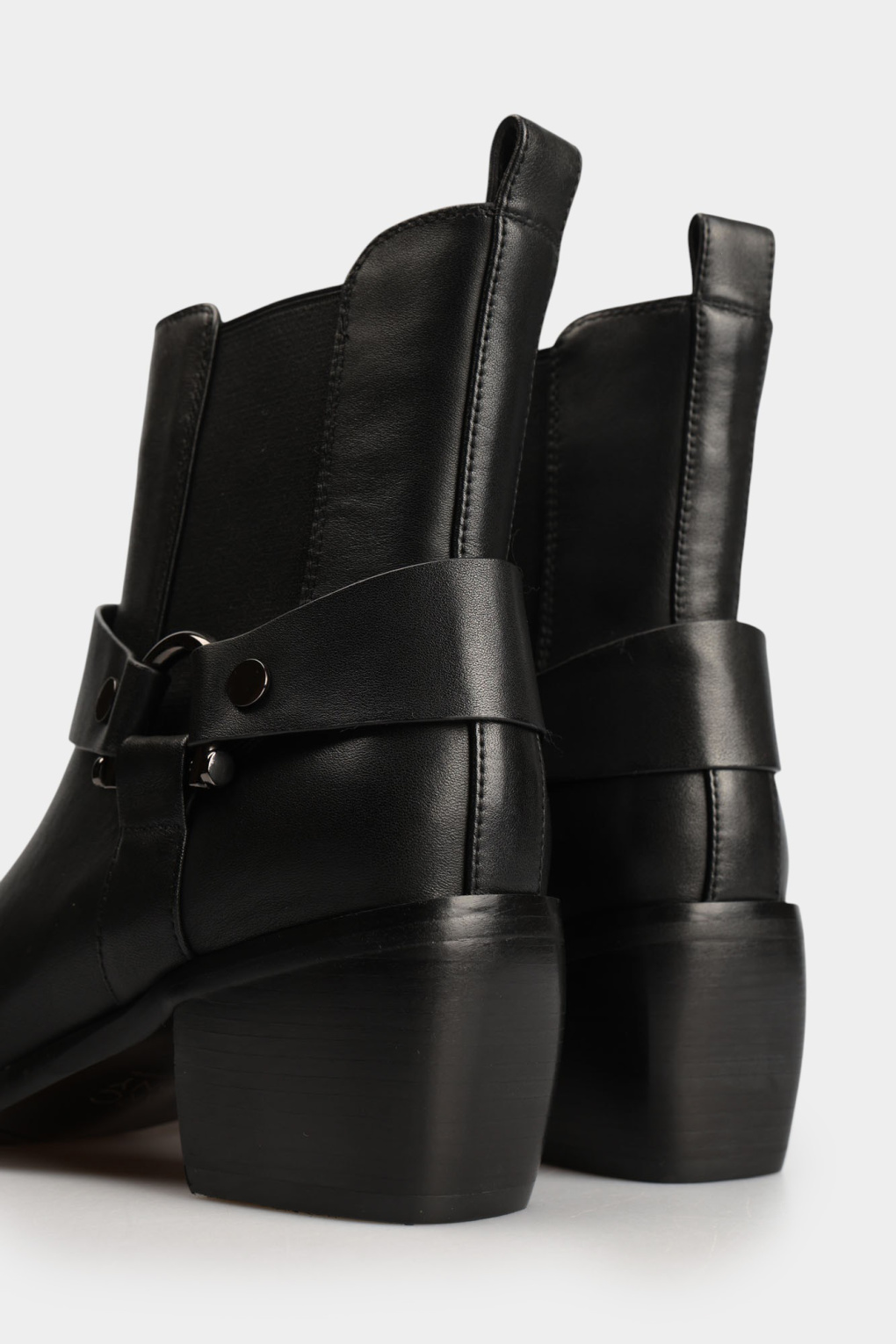 Челси Marc Cony