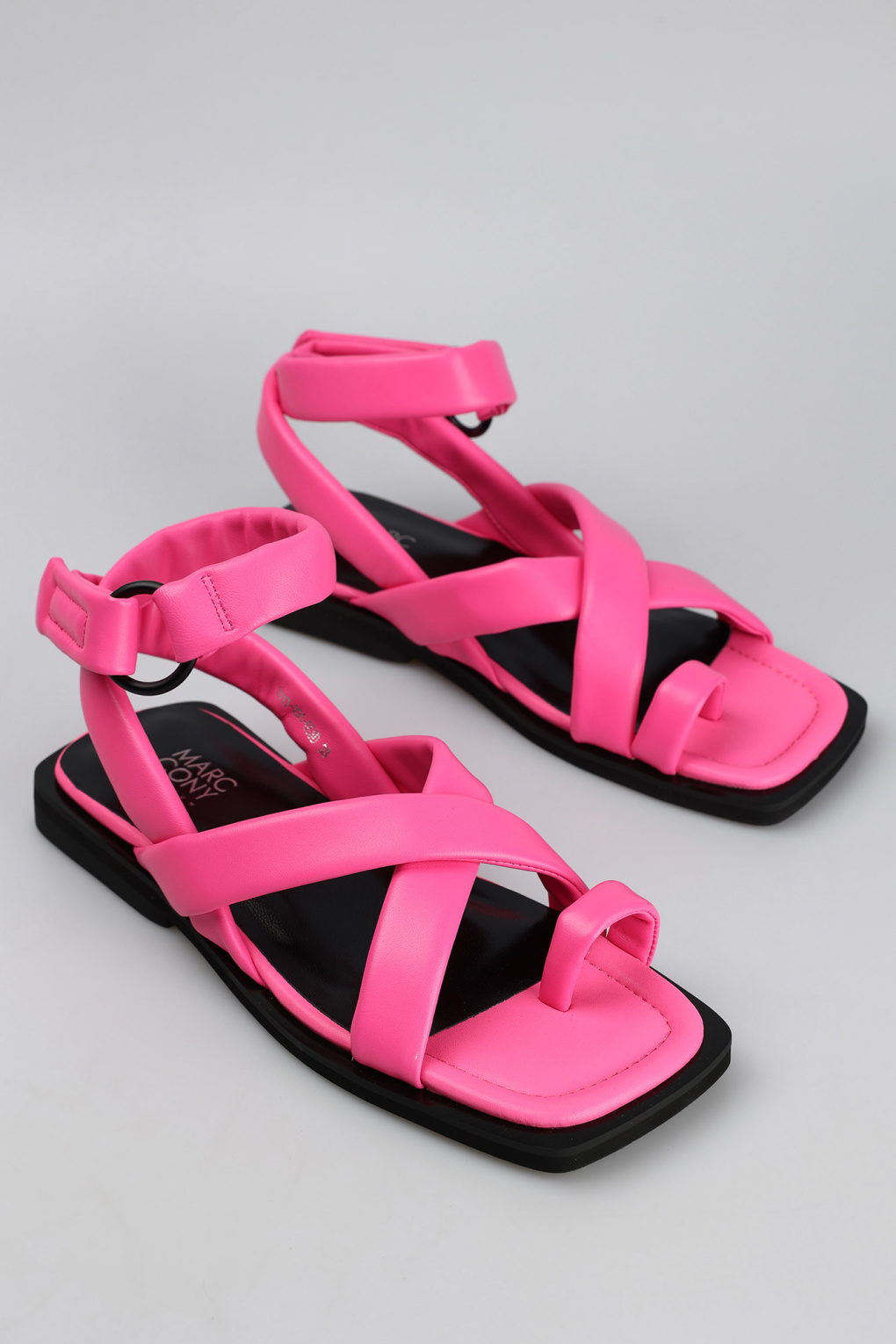 Сандалии Marc Cony