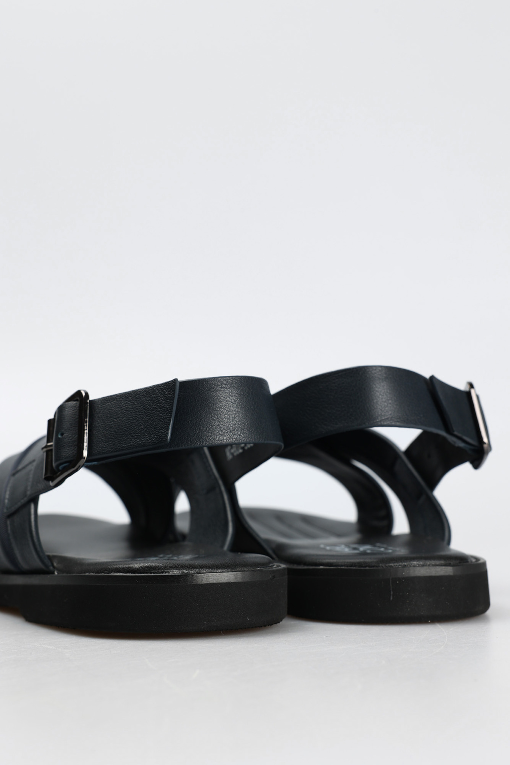 Сандалии Marc Cony