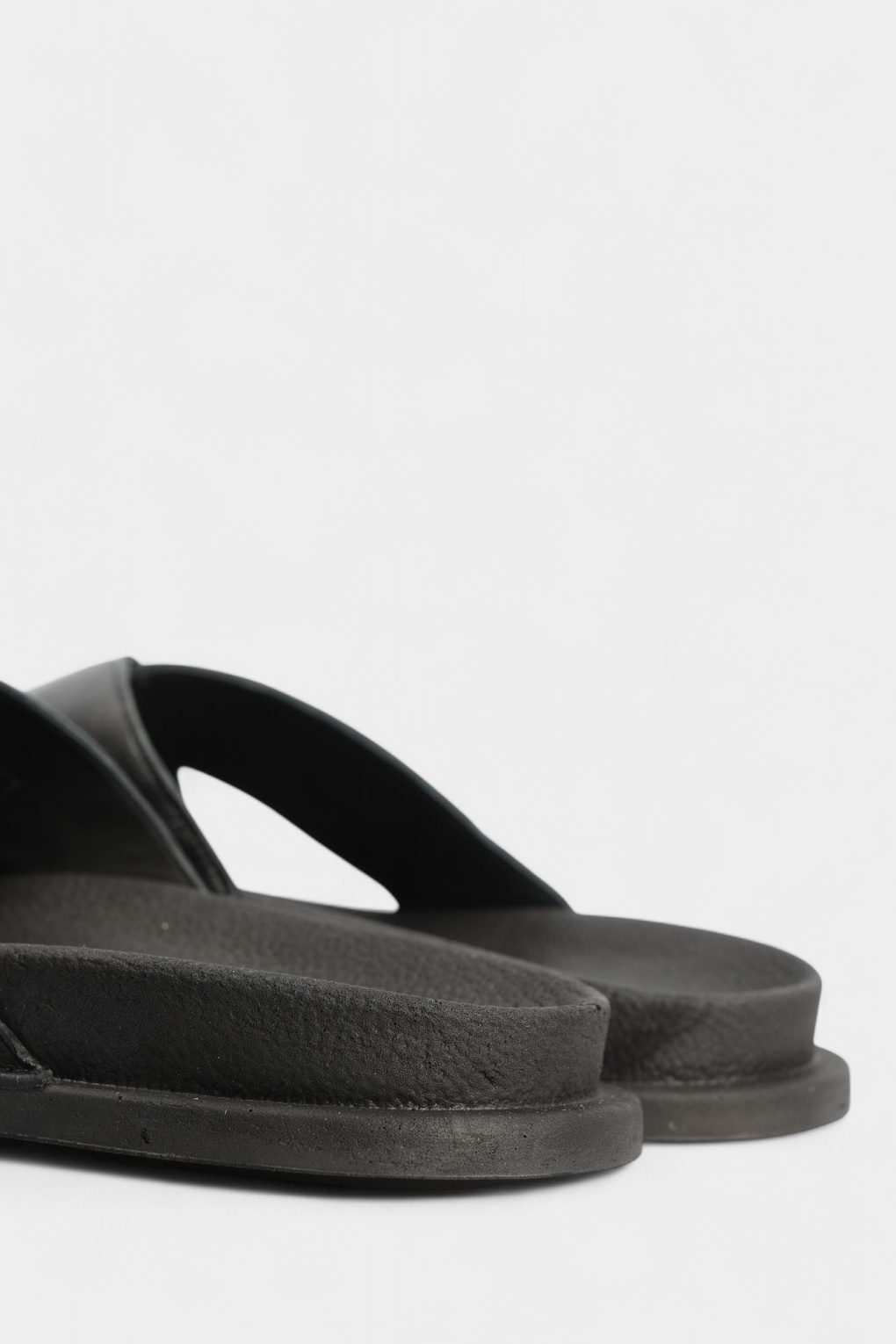 Шлепки Marc Cony