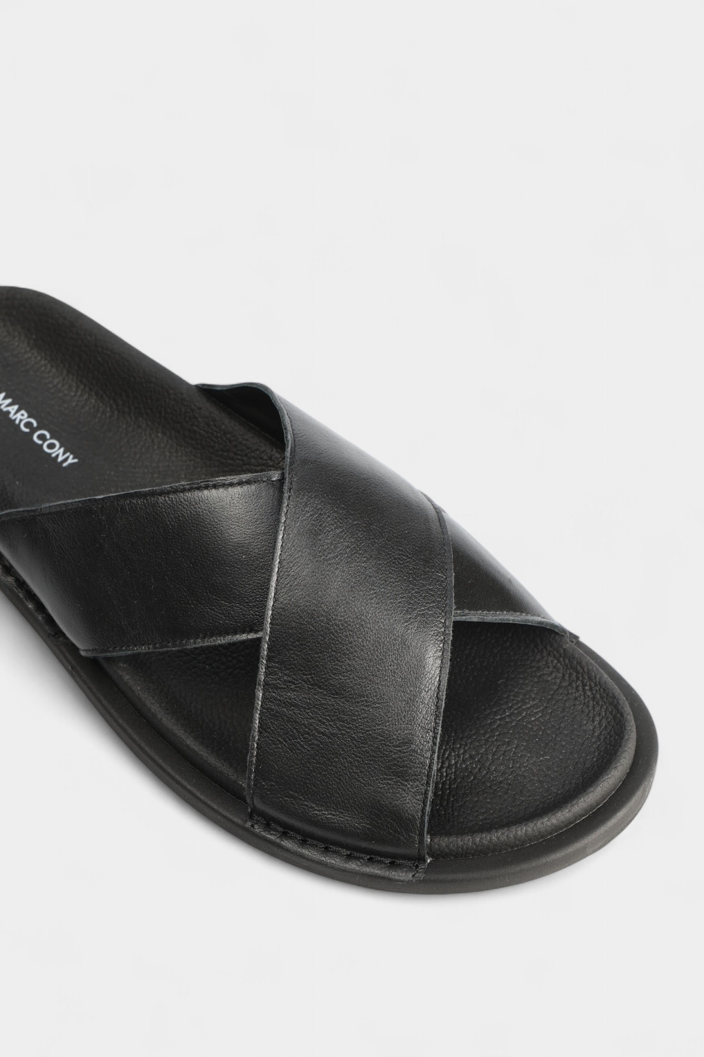 Шлепки Marc Cony