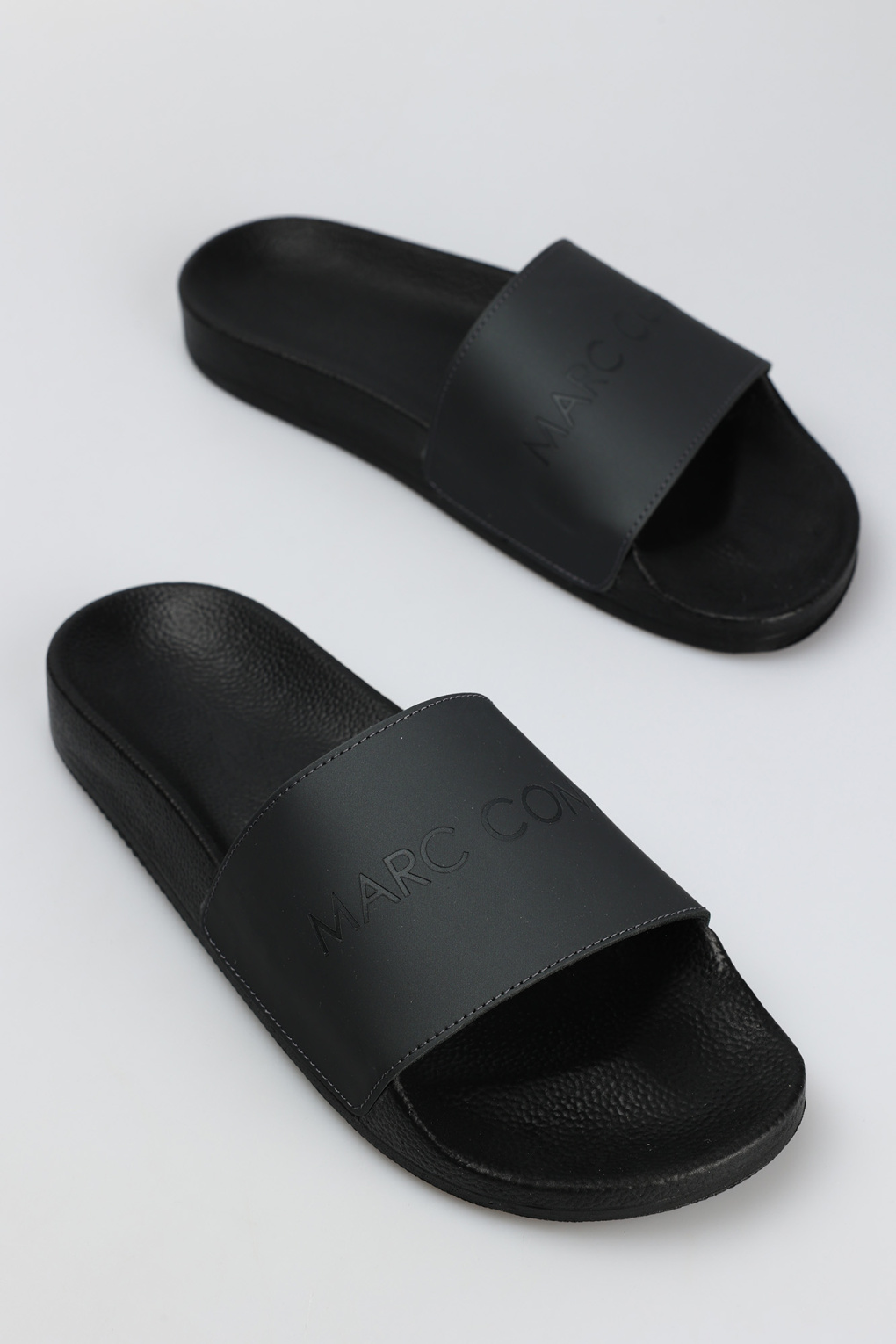 Шлепки Marc Cony