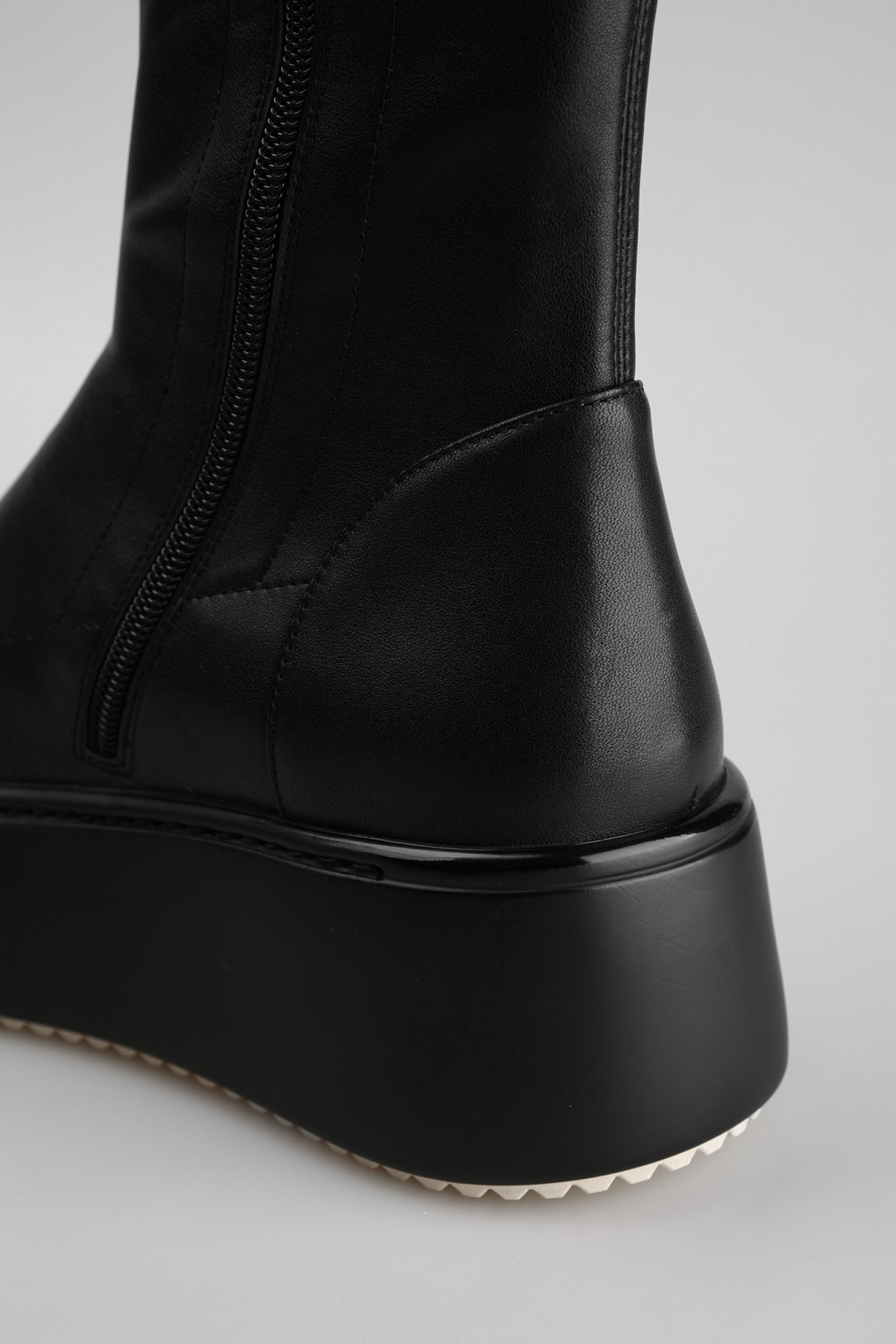 Сапоги ботфорты Marc Cony