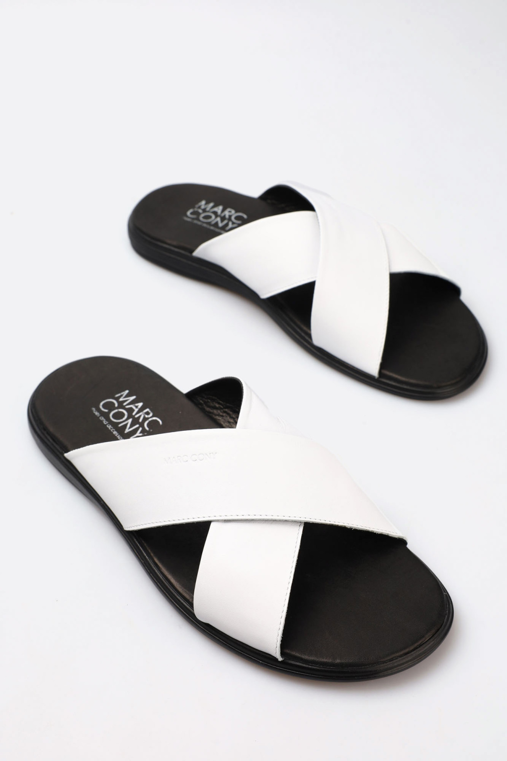 Шлепки Marc Cony