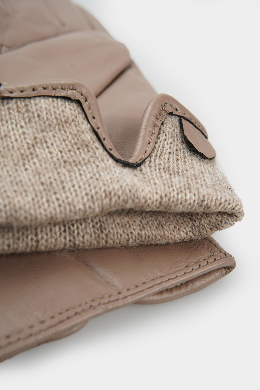 Перчатки Marc Cony