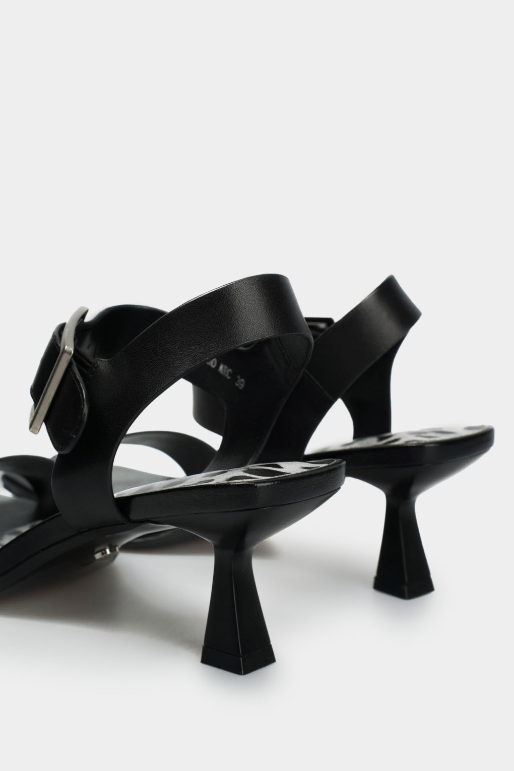 Босоножки Marc Cony