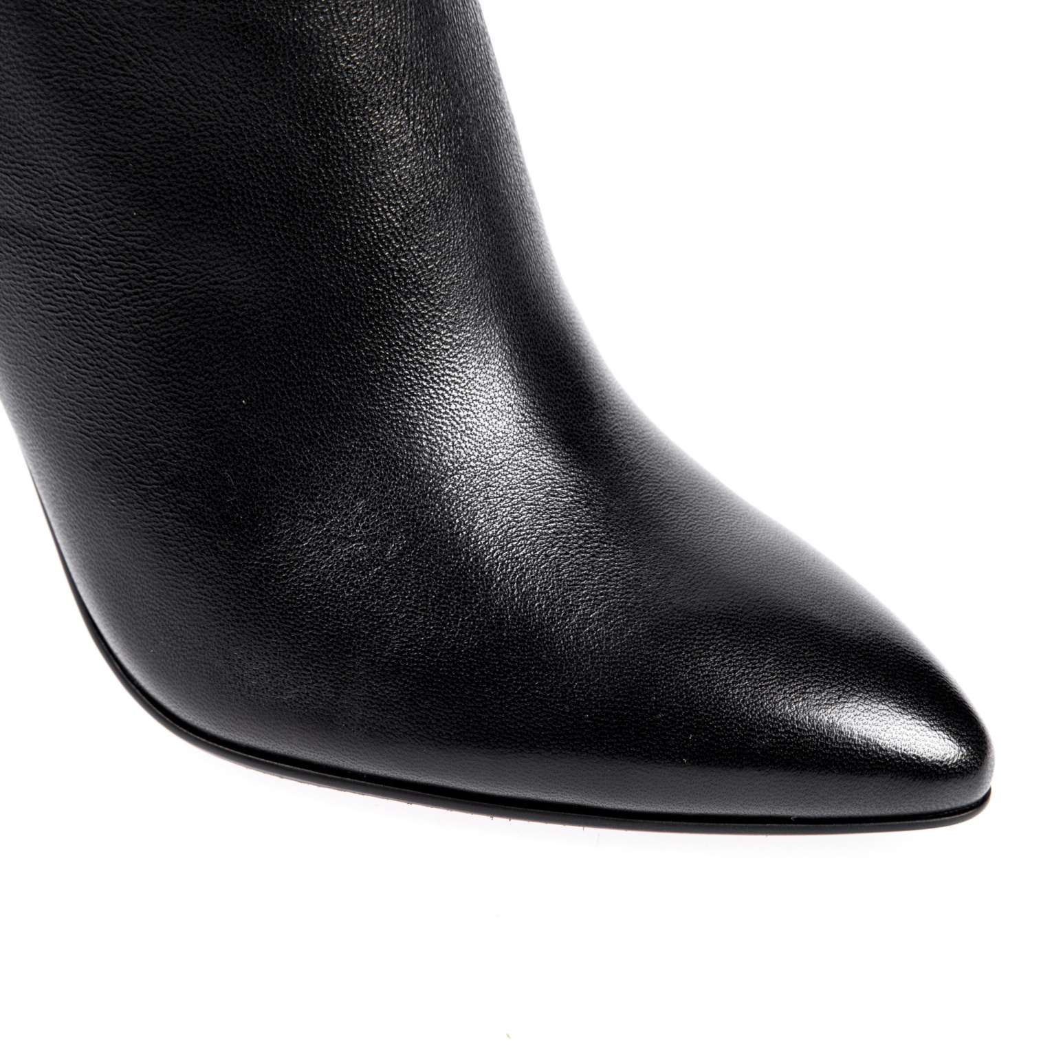 Сапоги на каблуке Marc Cony