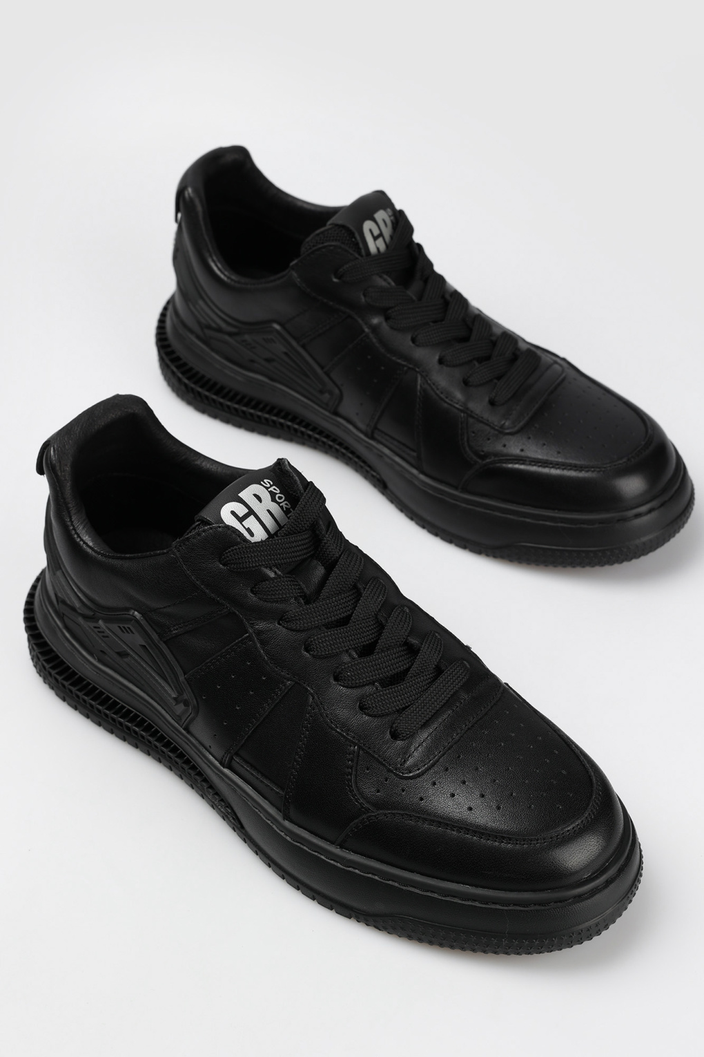 Кроссовки Graciana