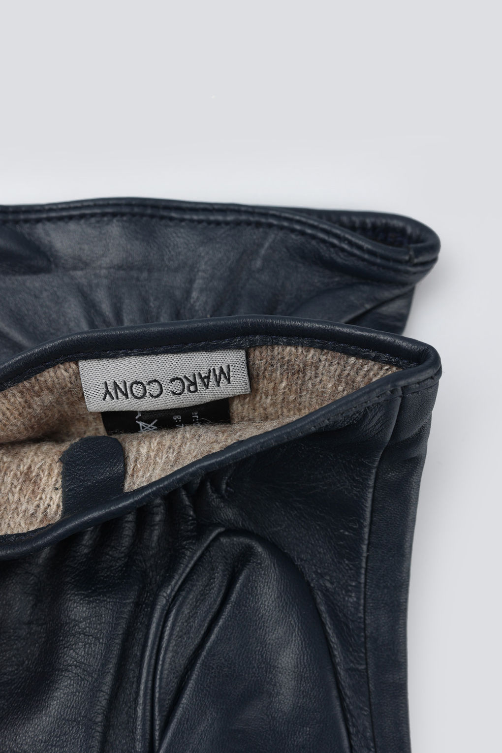 Перчатки Marc Cony