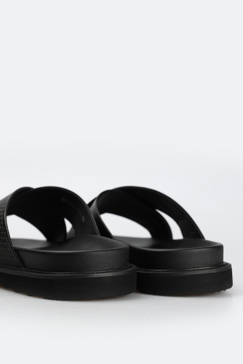 Шлепки Marc Cony