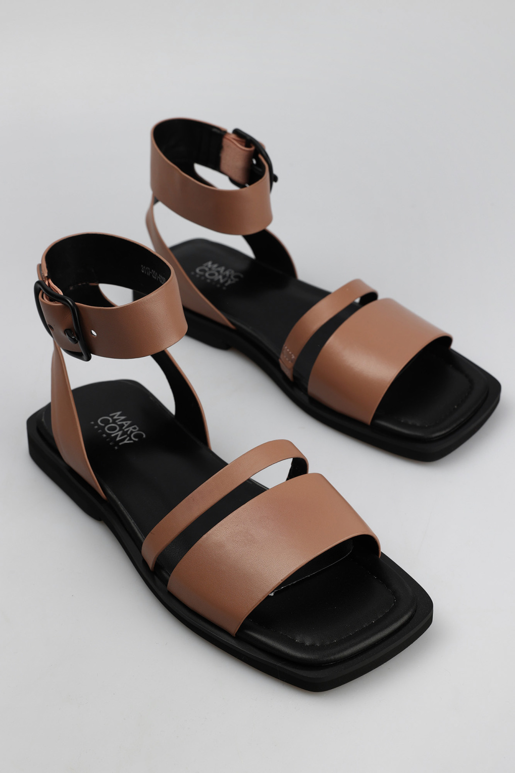 Сандалии Marc Cony