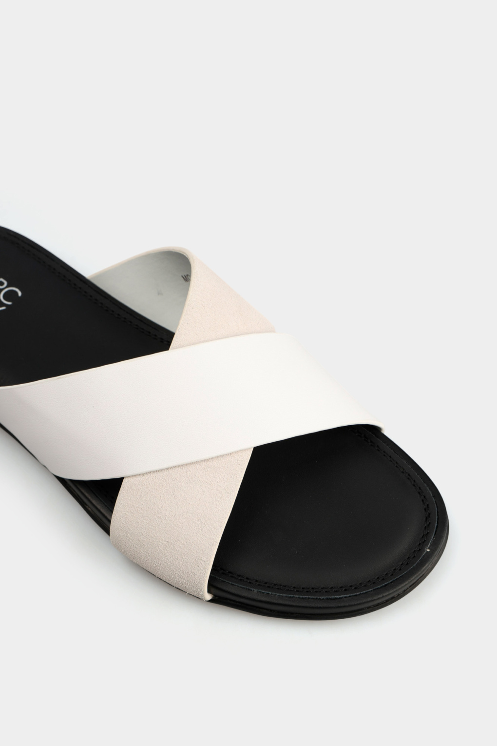 Шлепки Marc Cony