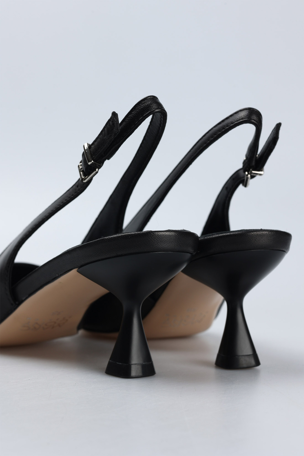 Босоножки Marc Cony