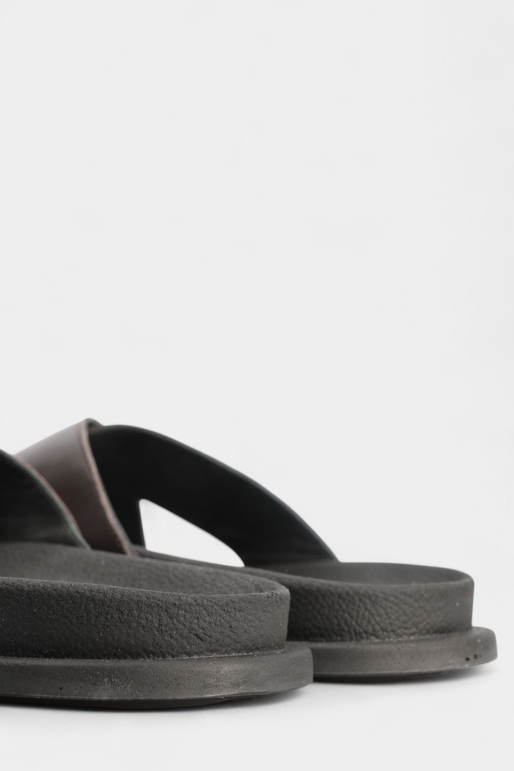 Шлепки Marc Cony