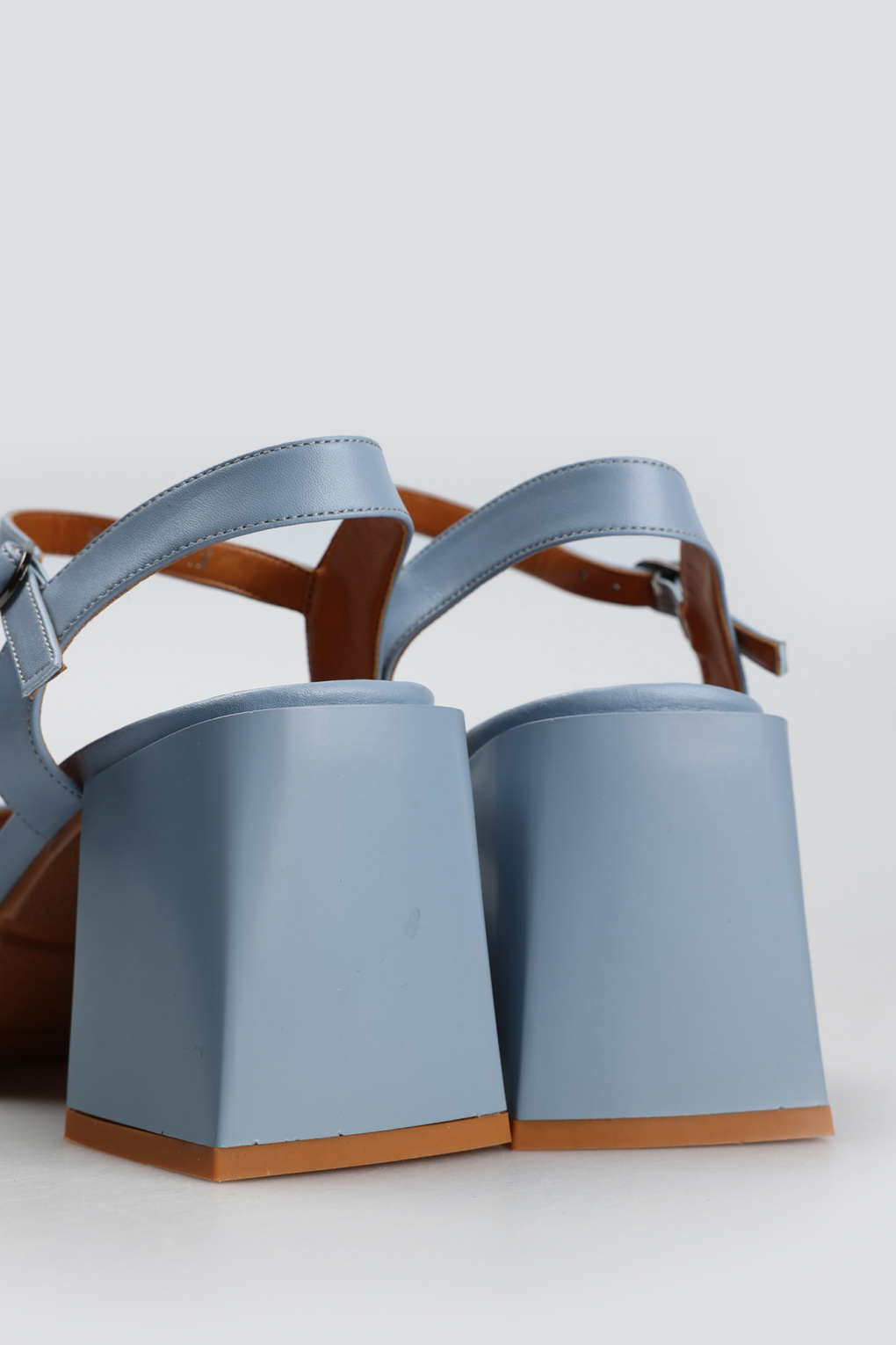 Босоножки Marc Cony