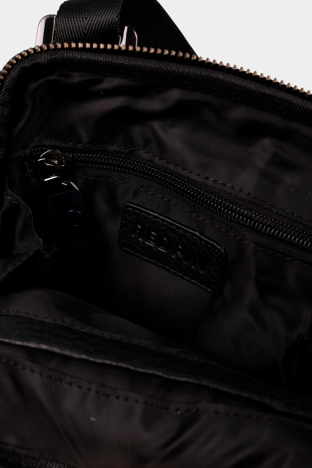 Сумка Red Pin
