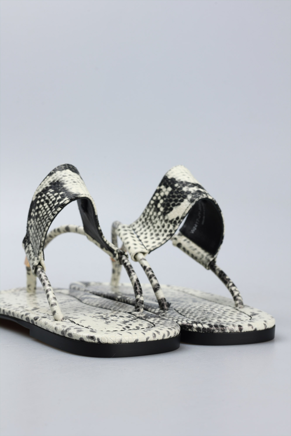 Сандалии Marc Cony