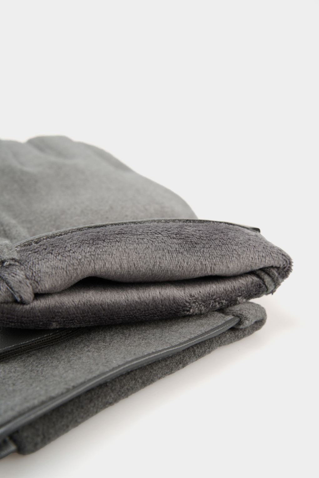 Перчатки Marc Cony