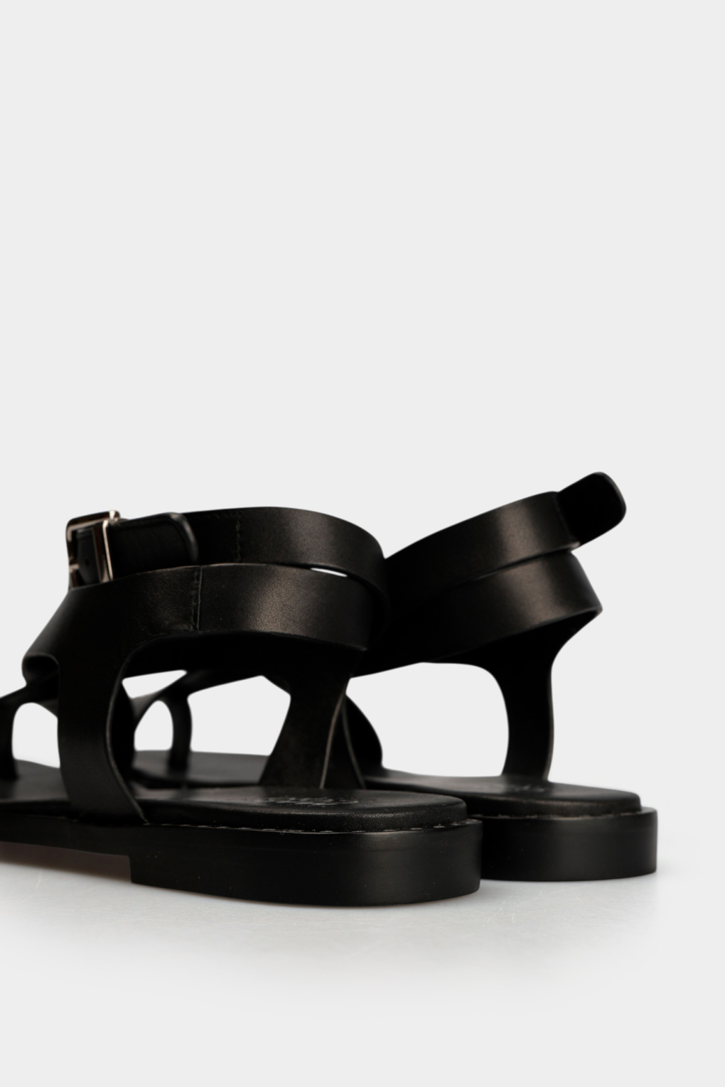 Сандалии Marc Cony