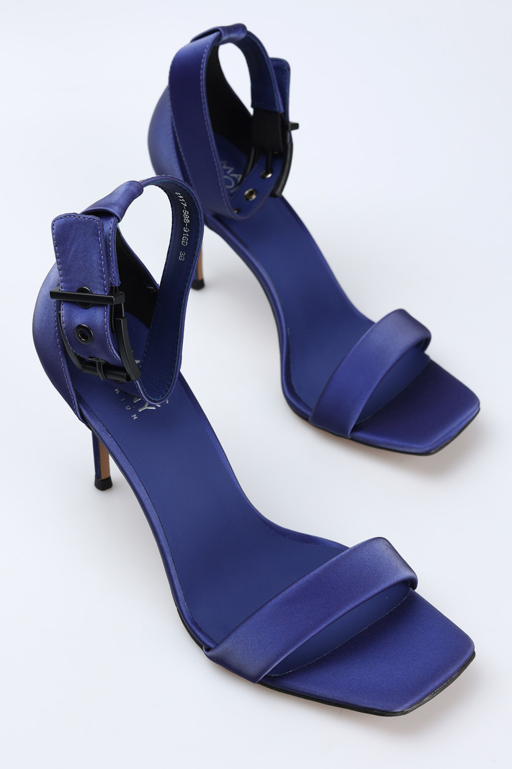 Босоножки Marc Cony