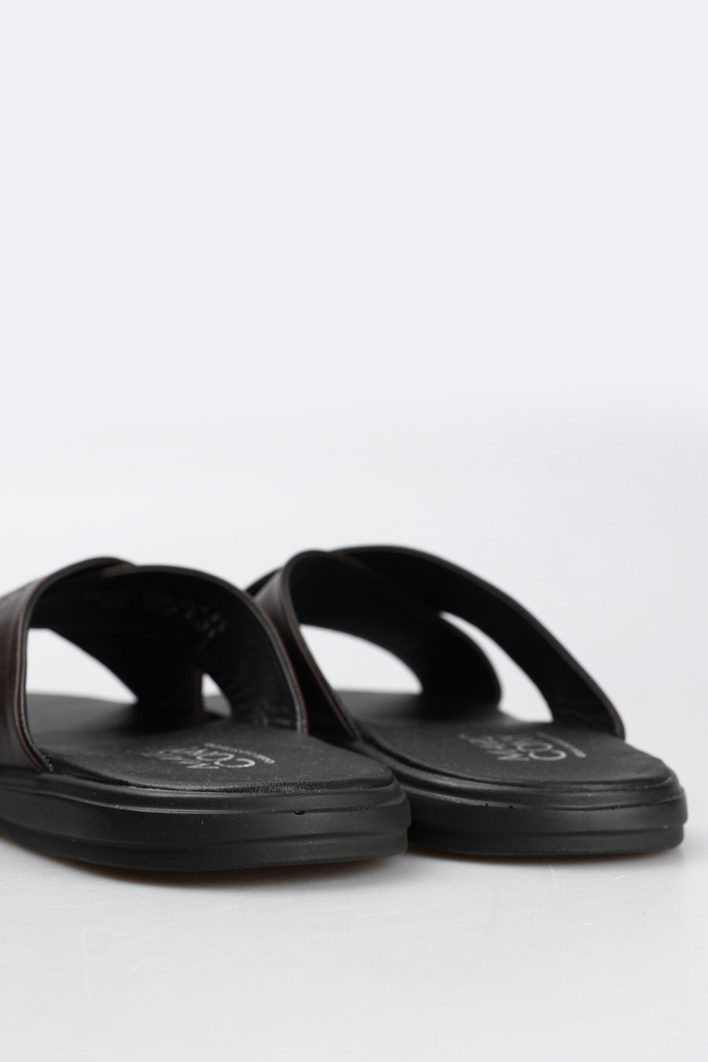 Шлепки Marc Cony