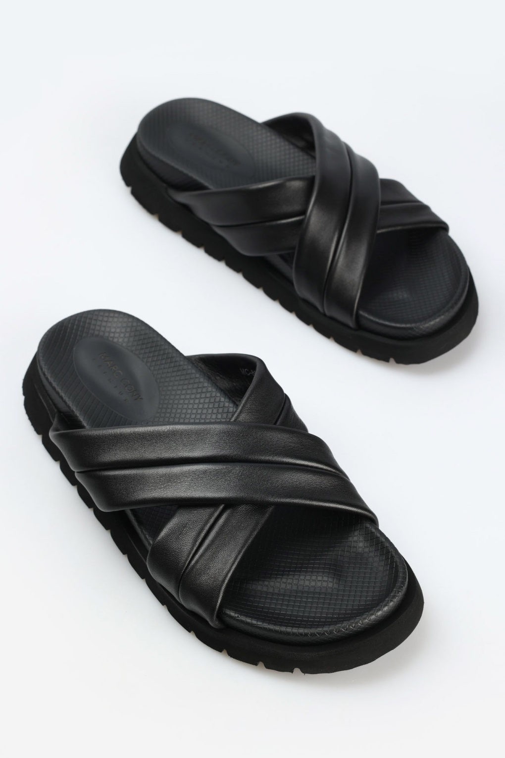 Шлепки Marc Cony