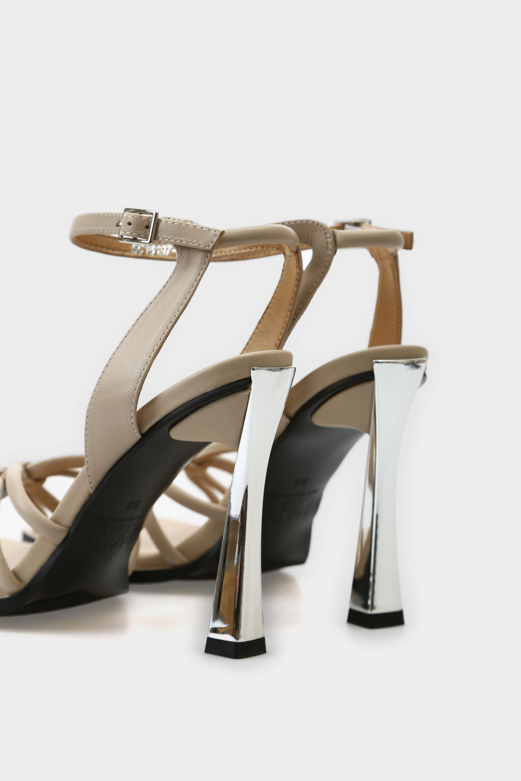 Босоножки на каблуке Marc Cony