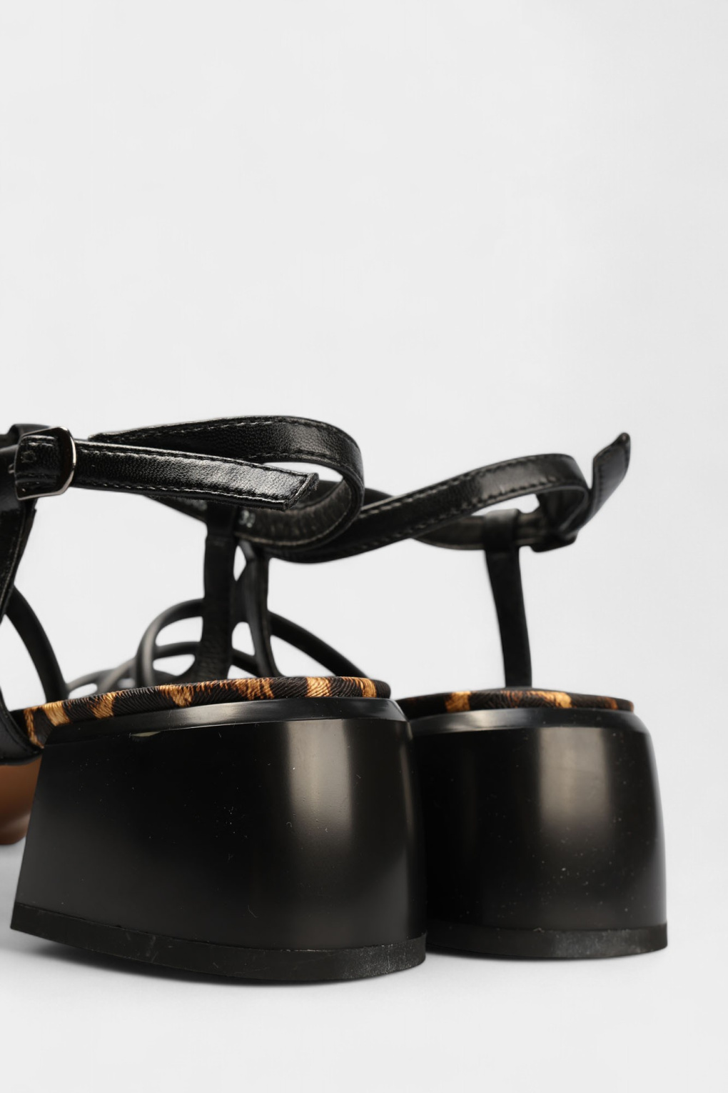 Босоножки Marc Cony