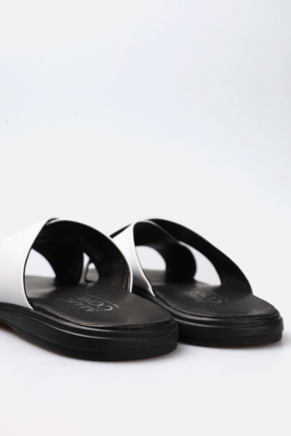 Шлепки Marc Cony