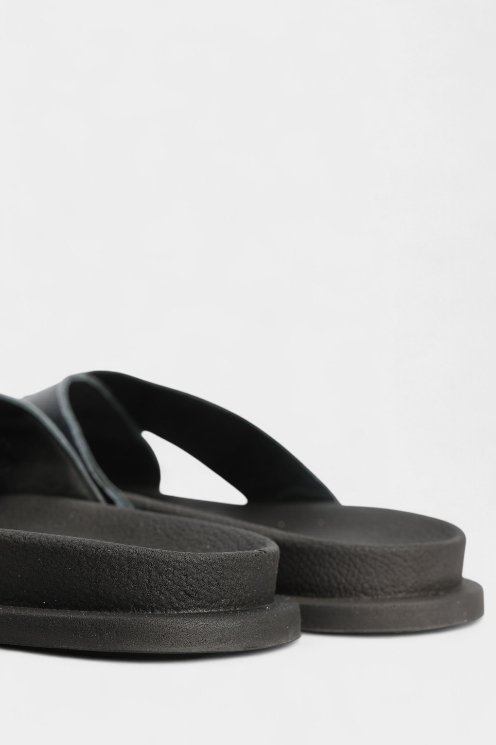 Шлепки Marc Cony