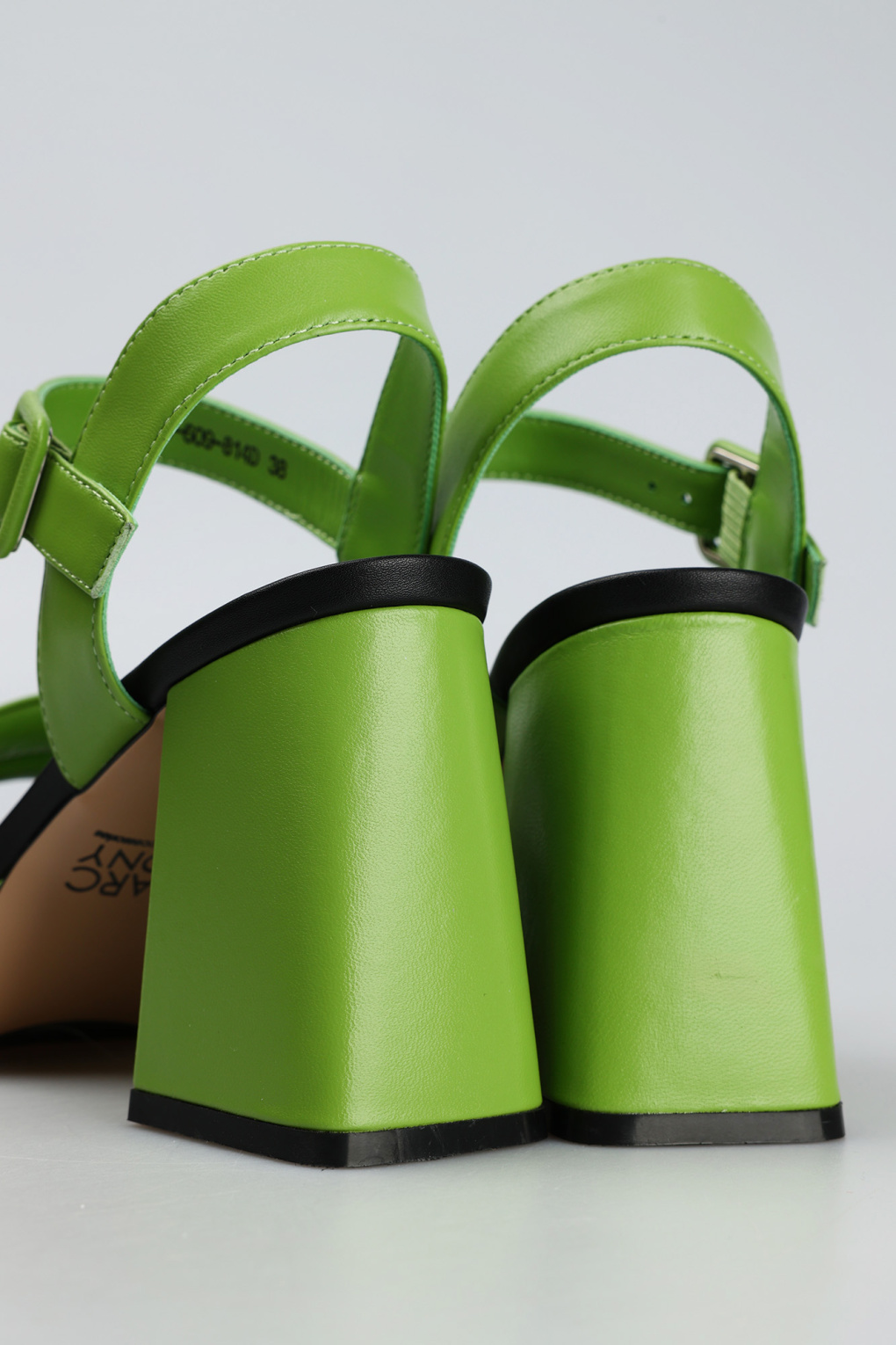 Босоножки Marc Cony