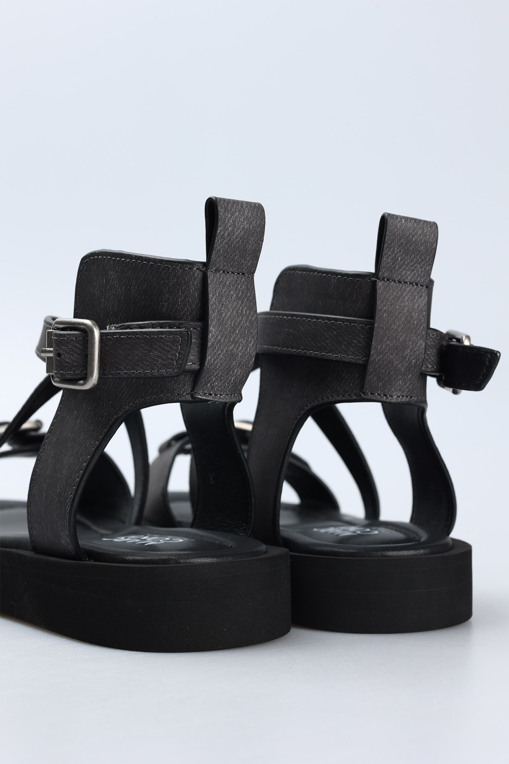 Сандалии Marc Cony