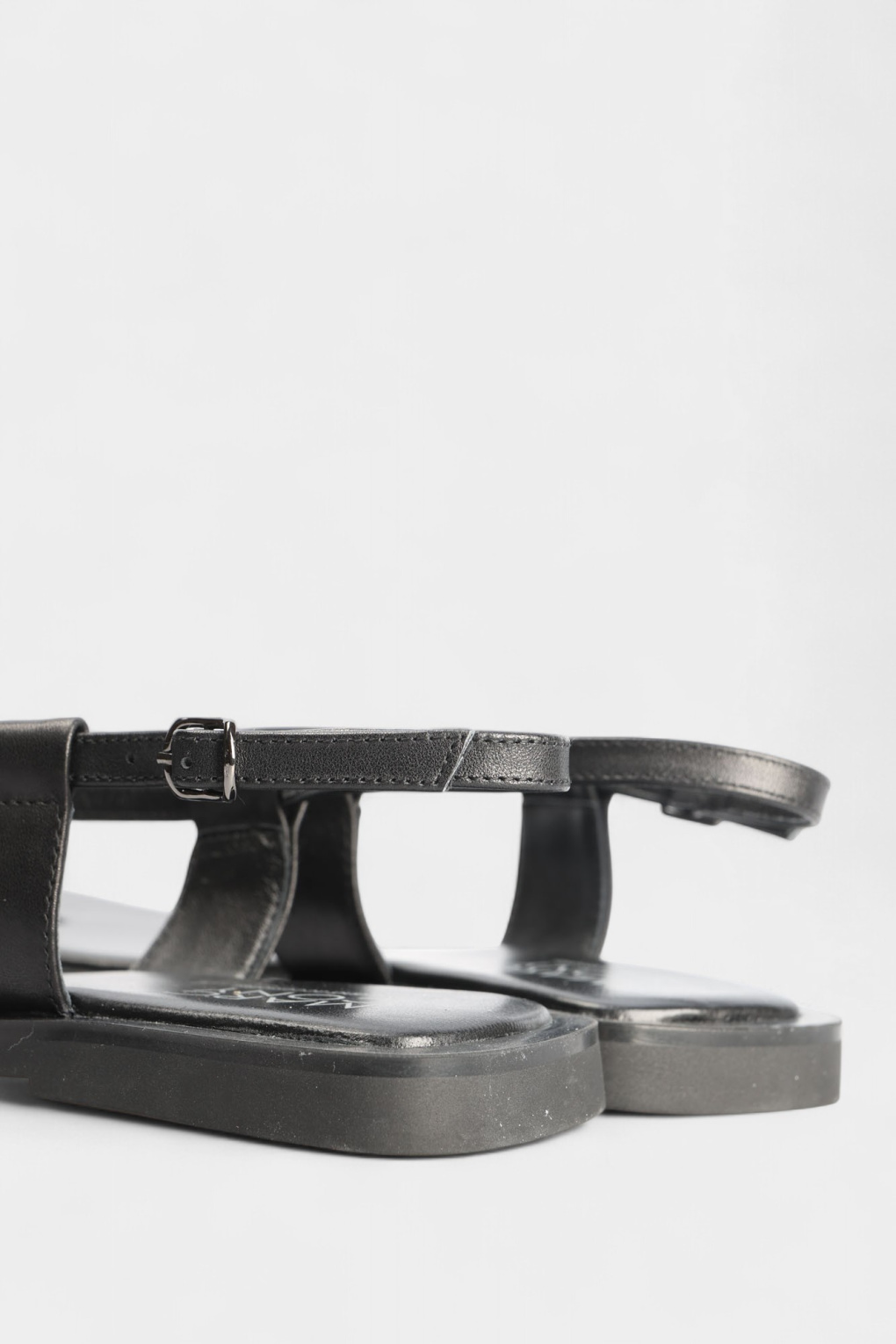 Сандалии Marc Cony