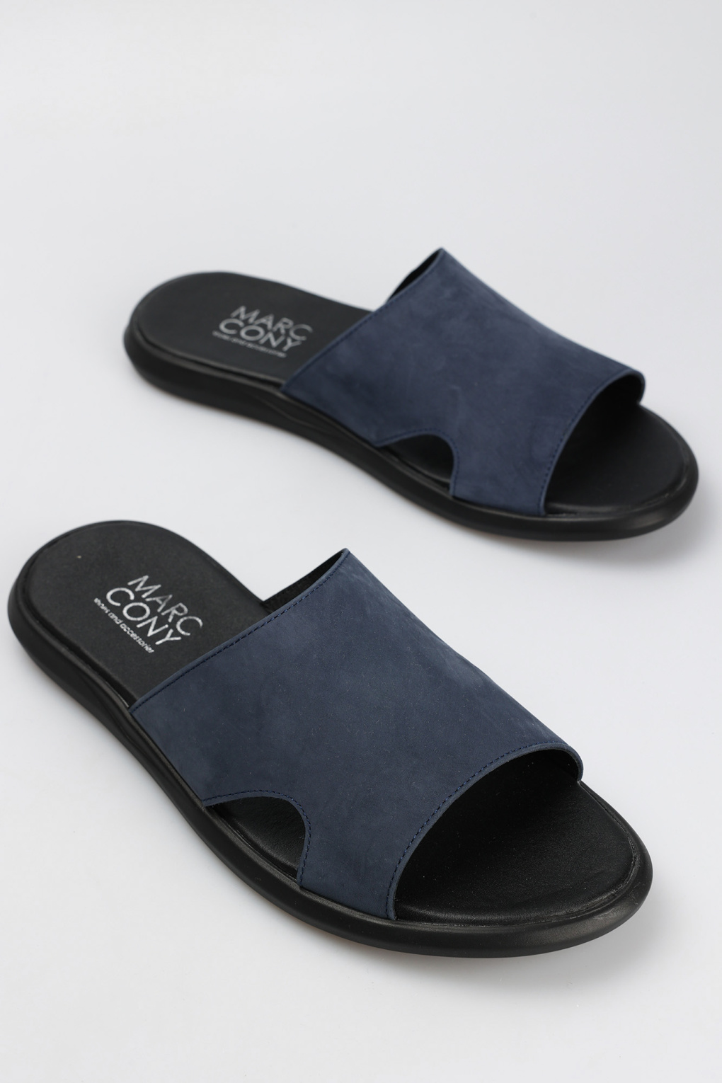 Шлепки Marc Cony