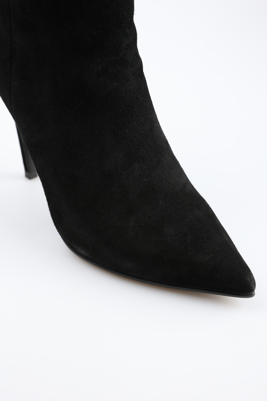 Сапоги на каблуке Marc Cony