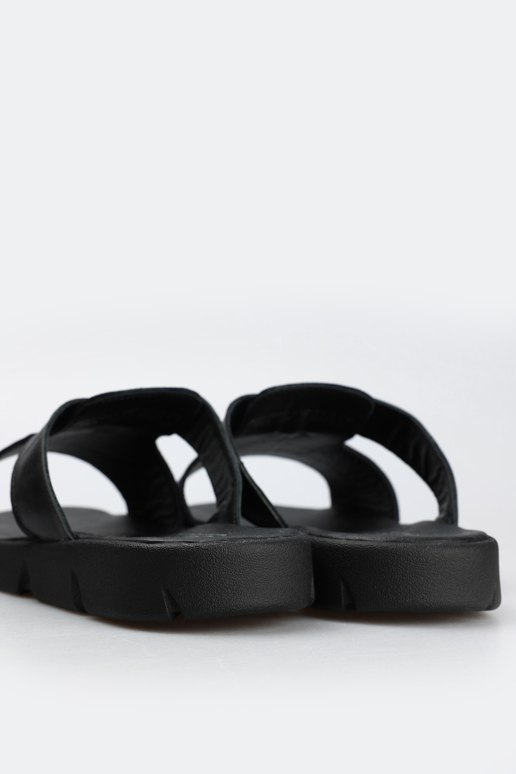 Шлепки Marc Cony