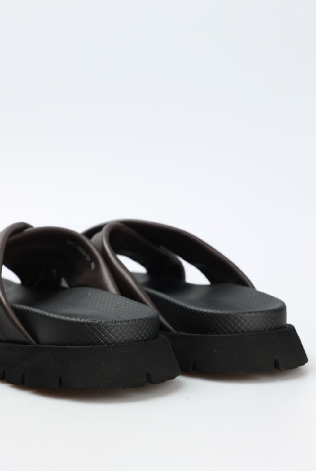 Шлепки Marc Cony