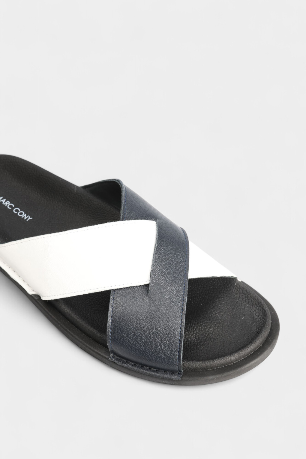 Шлепки Marc Cony