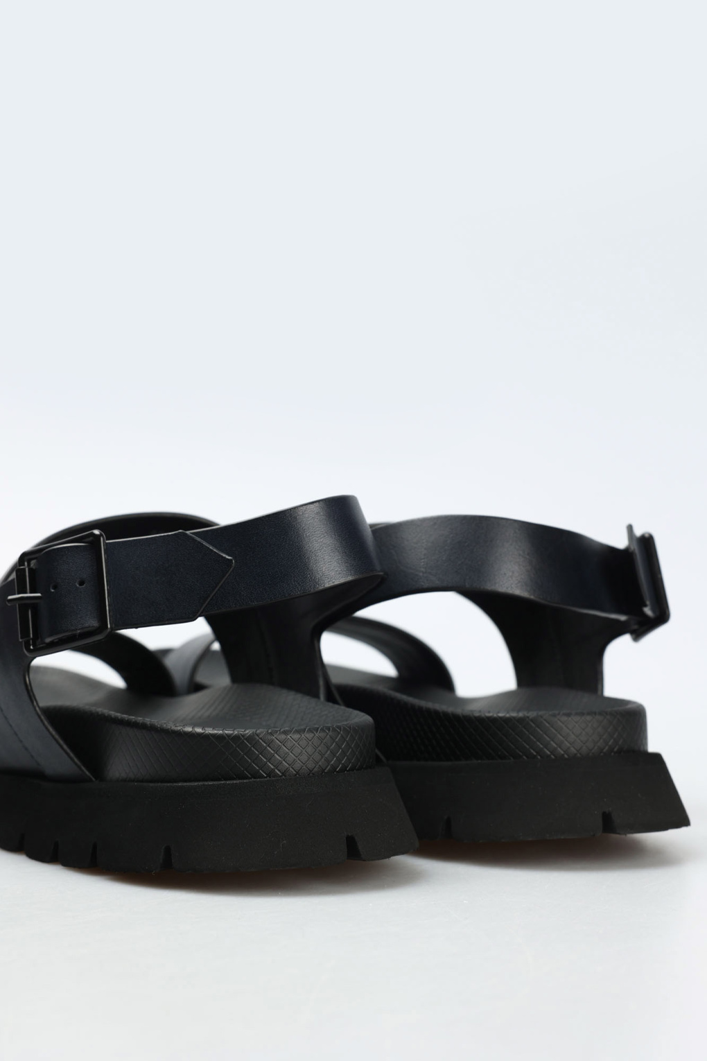 Сандалии Marc Cony