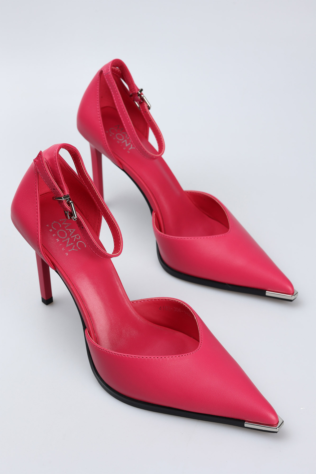 Босоножки Marc Cony