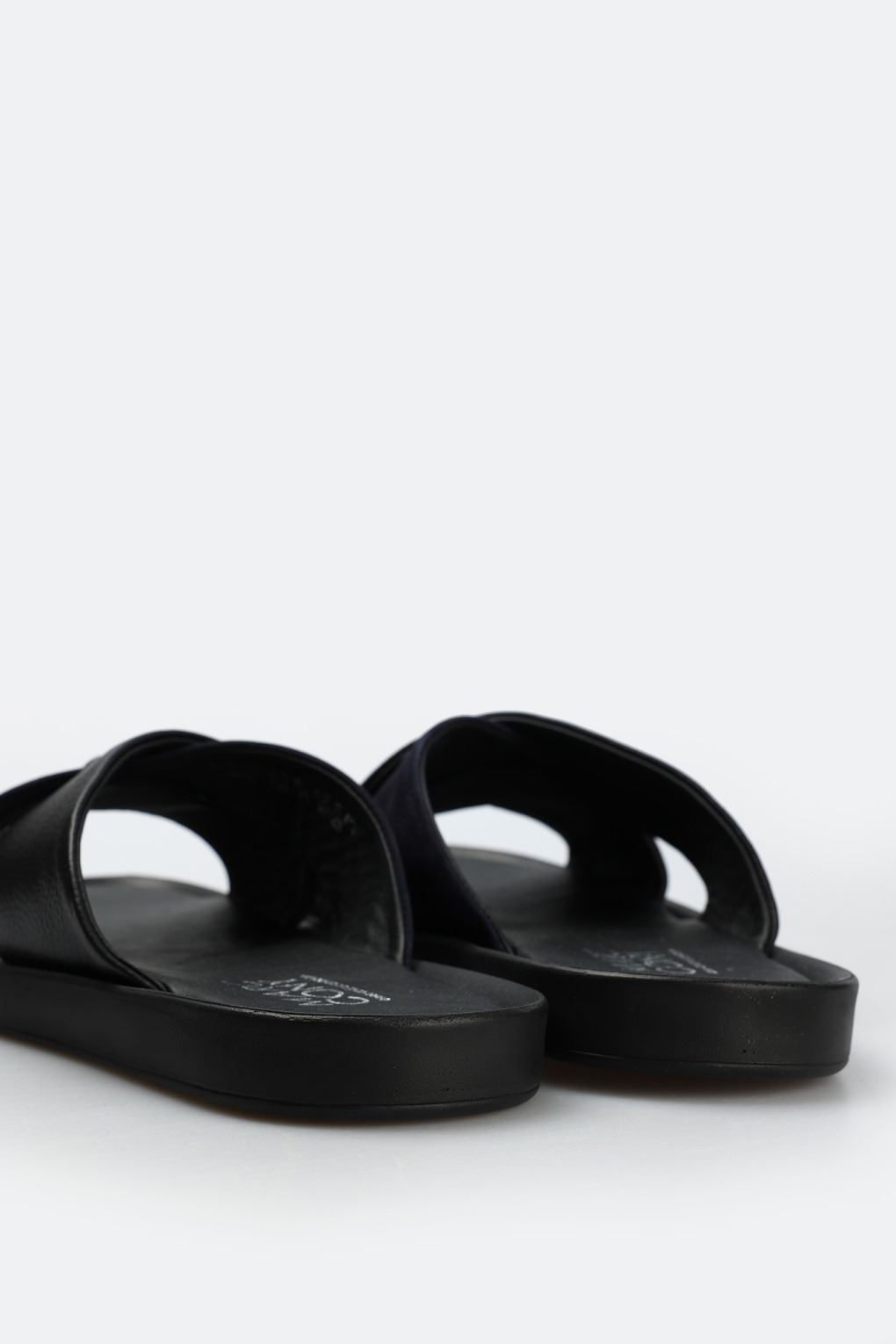 Шлепки Marc Cony