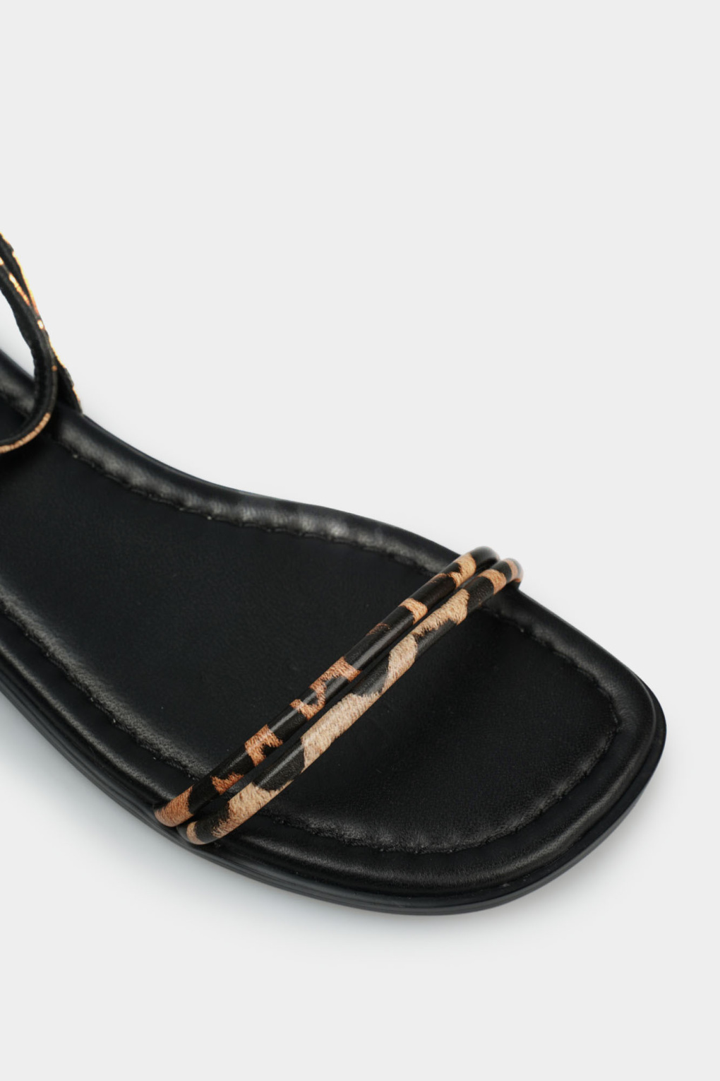 Сандалии Marc Cony