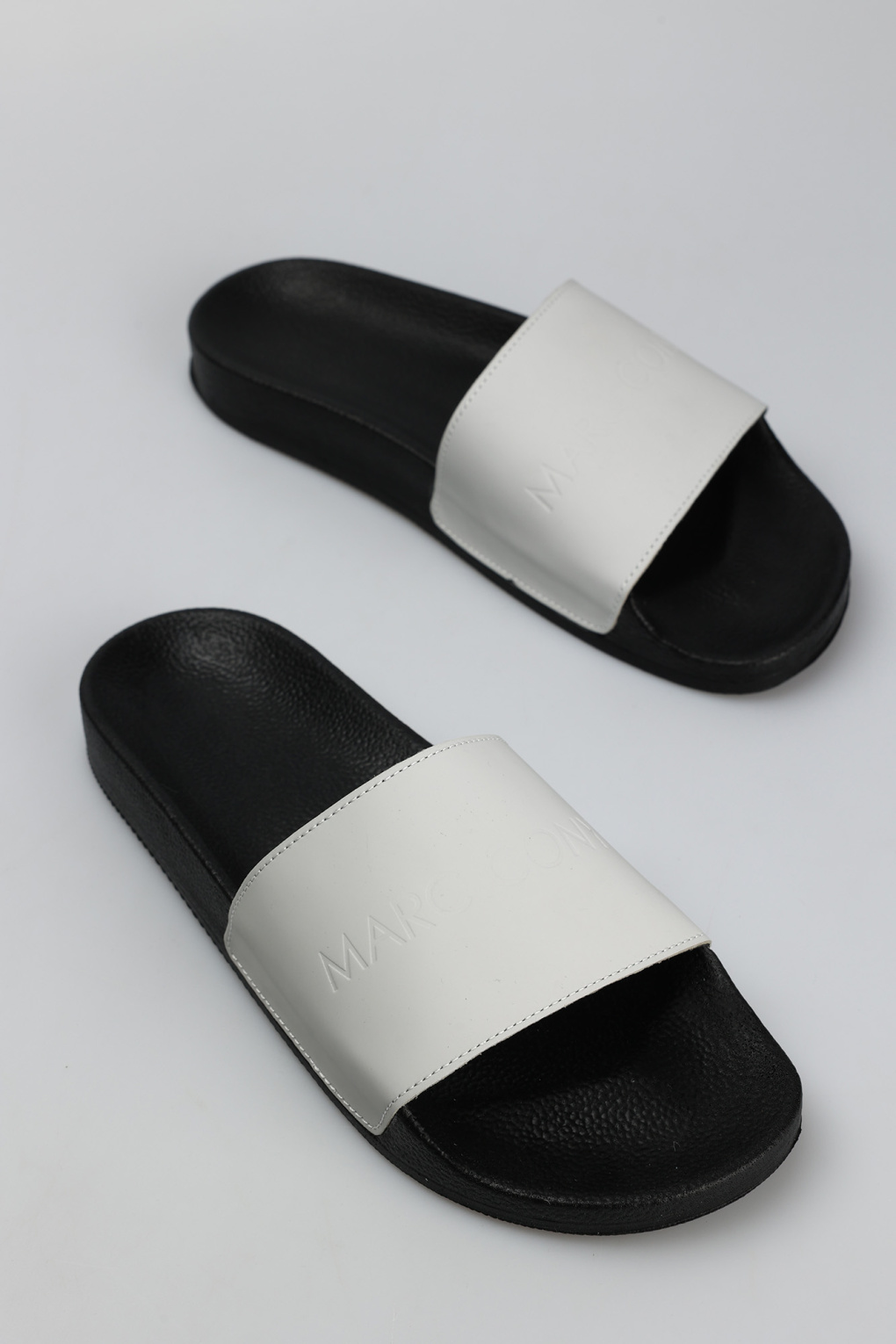 Шлепки Marc Cony