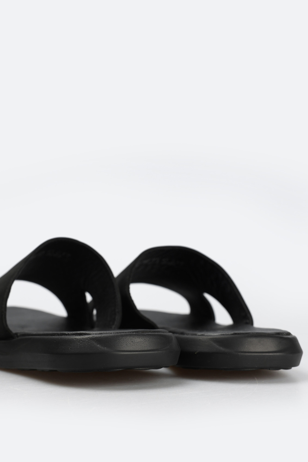 Шлепки Marc Cony